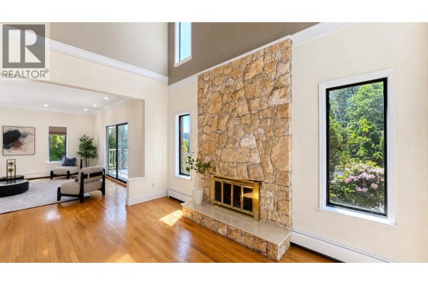 1277 Charter Hill Drive, Coquitlam, BC V3E1P1 Photo 3