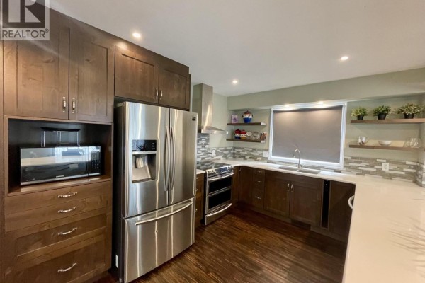 Dining nook - 1277 Pinyon Road, Sparwood, BC V0B2G2 Photo 4