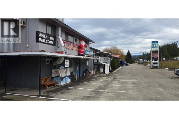 1277 Trans Canada Highway, Sorrento, BC V0E2W0 Photo 3