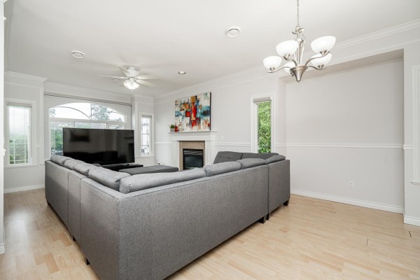 12773 90 Avenue, Surrey, BC V3V6M6 Photo 5