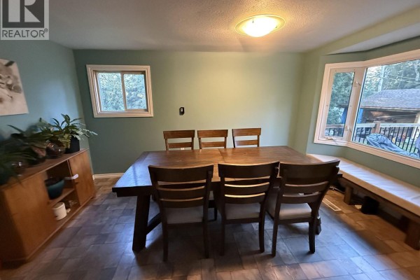 Living room - 12776 Peach Avenue, Charlie Lake, BC V0C1H0 Photo 3