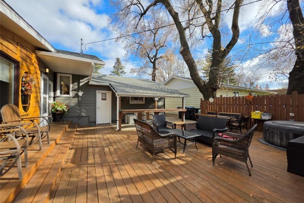 Sunroom - 128 3rd Street Nw, Carman, MB R0G0J0 Photo 4