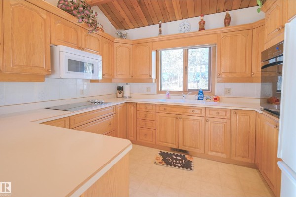 Primary Bedroom - #128 4521 Lakeshore Rd, Rural Parkland County, AB T0E2K0 Photo 5