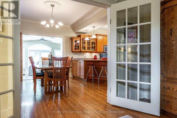 Dining room - 128 Charles Street, Stratford, ON N5A5X9 Photo 4