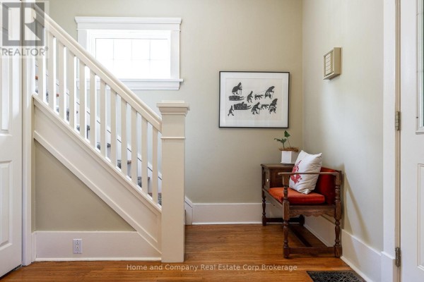 Family room - 128 Charles Street, Stratford, ON N5A5X9 Photo 5