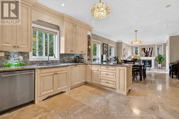 128 Coalbrook Court, Vaughan, ON, photo 2