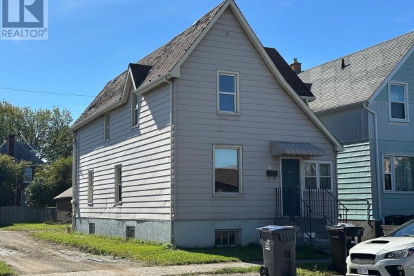 Kitchen - 128 Cumming Street, Thunder Bay, ON P7C1N7 Photo 2