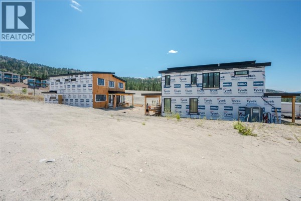 Full bathroom - 128 Deer Place, Penticton, BC V2A0J8 Photo 3