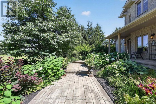 128 Denney Drive, Essa, ON, photo 2