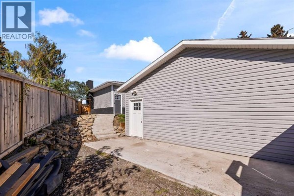 Primary Bedroom - 128 Doverthorn Bay Se, Calgary, AB T2B2G3 Photo 5
