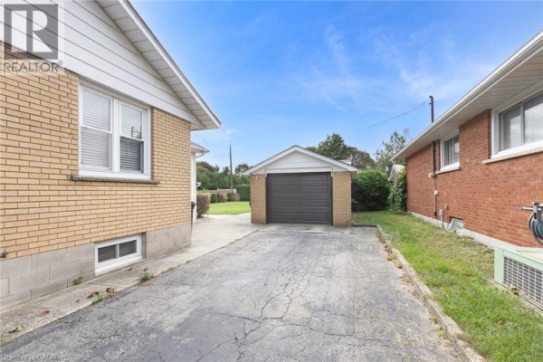Laundry room - 128 First Avenue, Delhi, ON N4B1G3 Photo 5