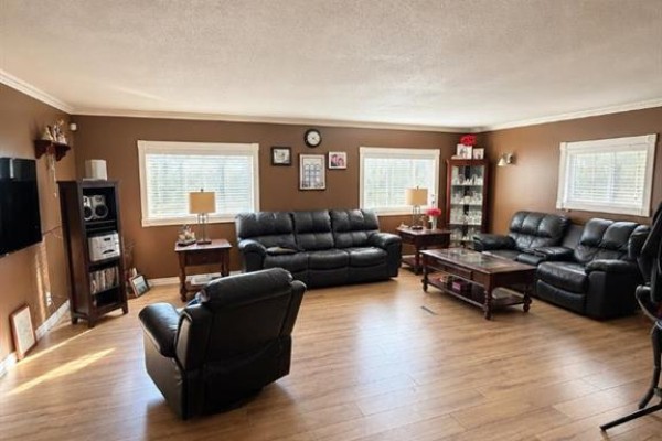 Dining room - 128 Grandview Crescent, Fort Mcmurray, AB T9H4X6 Photo 5