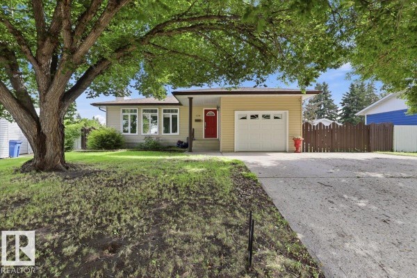 Kitchen - 128 Green Ash Dr, Wetaskiwin, AB T9A2H8 Photo 3
