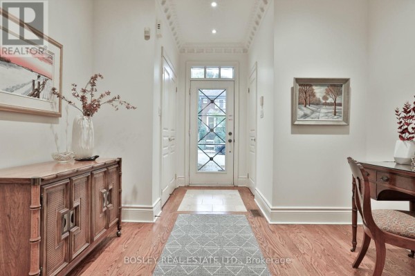 Living room - 128 Hillsdale Avenue E, Toronto, ON M4S1T5 Photo 2