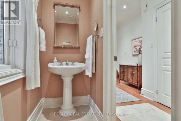 Primary Bedroom - 128 Hillsdale Avenue E, Toronto, ON M4S1T5 Photo 4