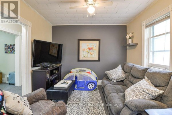 Living room - 128 James Street, Bracebridge, ON P1L2B6 Photo 2