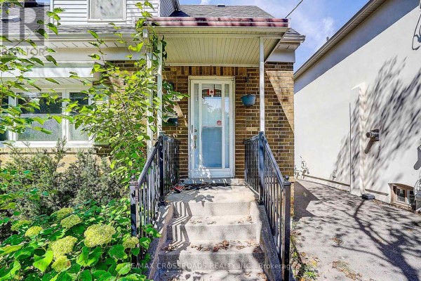 Laundry room - 128 Leacrest Road, Toronto, ON M4G1E8 Photo 2