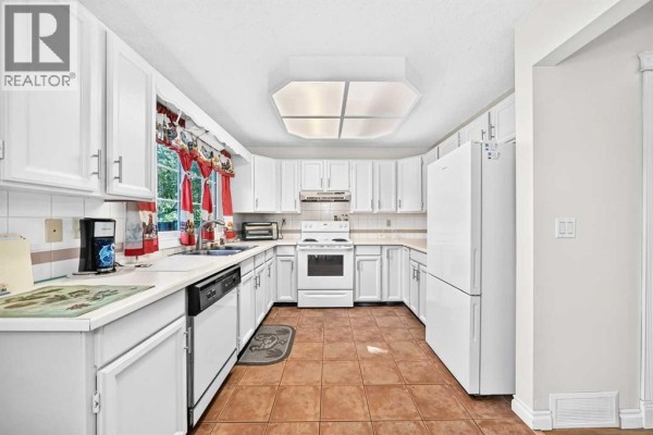 2pc Bathroom - 128 Marquis Place Se, Airdrie, AB T4A1Y7 Photo 4