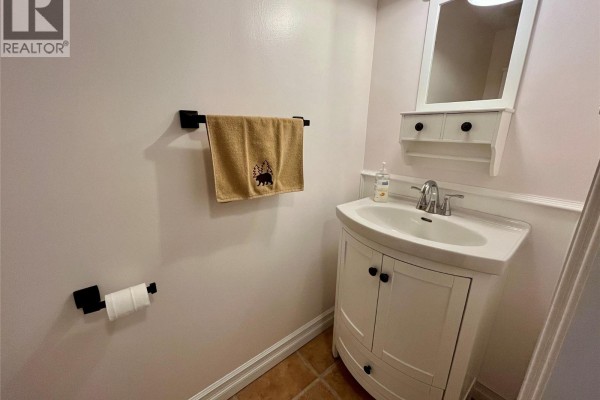 Primary Bedroom - 128 Spieker Avenue, Tumbler Ridge, BC V0C2W0 Photo 5
