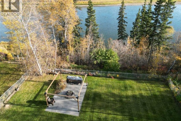 2pc Bathroom - 12809 92 Street, Peace River, AB T8S1W8 Photo 4