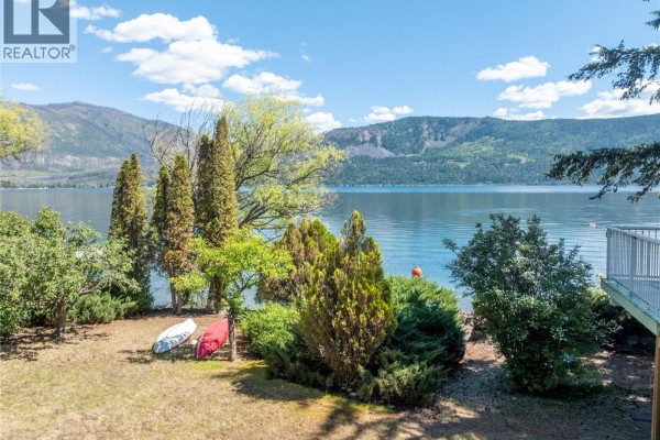 Dining room - 1281 Little Shuswap Lake Road, Chase, BC V0E1M2 Photo 4