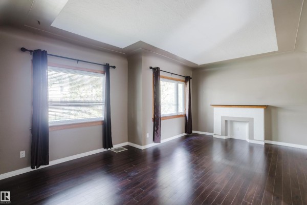 Dining room - 12811 117 Av Nw, Edmonton, AB T5M3H2 Photo 2