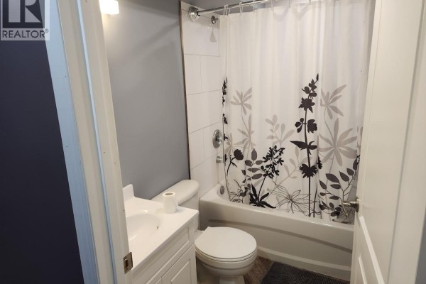 4pc Bathroom - 1282 109th Street, North Battleford, SK S9A2E8 Photo 4