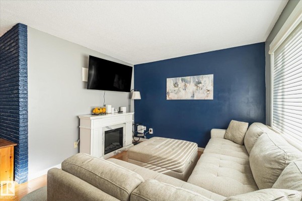 Kitchen - 12820 132 St Nw, Edmonton, AB T5L1R1 Photo 5