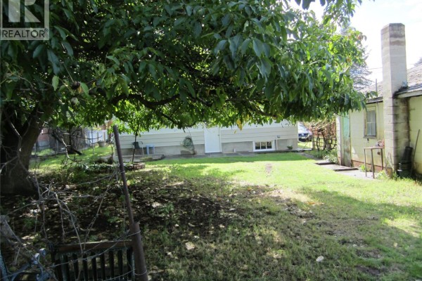 Primary Bedroom - 1285 Forestbrook Drive, Penticton, BC V2A2G4 Photo 5