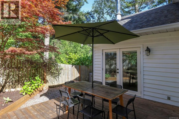 Kitchen - 1285 Hurford Ave, Courtenay, BC V9N8K9 Photo 3