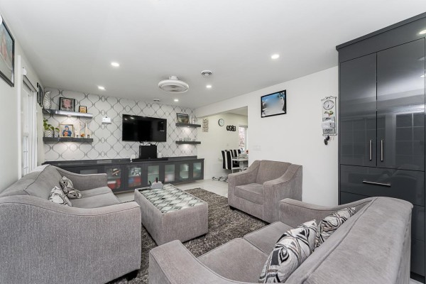 12850 115b Avenue, Surrey, BC V3R2R9 Photo 4