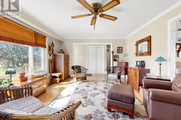 Dining room - 12855 Ninth Line, Whitchurch Stouffville, ON L4A7X3 Photo 3