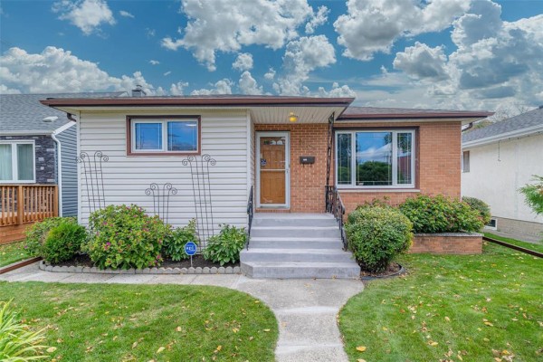 1287 Strathcona Street, Winnipeg
