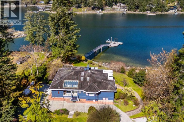 12881 Sunshine Coast Highway, Madeira Park, BC V0N2H1 Photo 3
