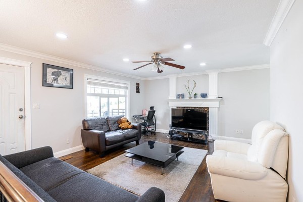 12892 111 Avenue, Surrey, BC V3T2R4 Photo 3