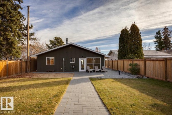 Primary Bedroom - 129 1 Av, Rural Parkland County, AB T0E2B0 Photo 4