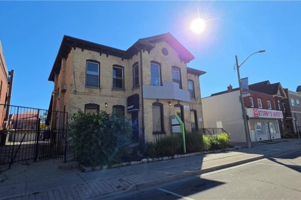 129-131 Market Street, Brantford, ON N3T2Z9 Photo 3