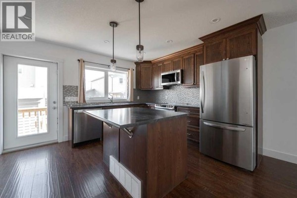 Kitchen - 129 Airmont Court, Fort Mcmurray, AB T9J1G1 Photo 2