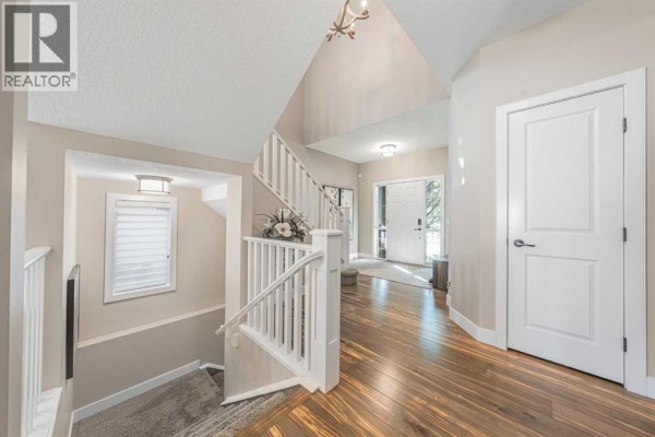 Living room - 129 Aspenmere Drive, Chestermere, AB T1X0P2 Photo 4
