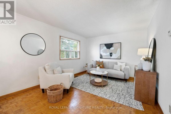 Dining room - 129 Cavell Avenue, Toronto, ON M8V1P5 Photo 5