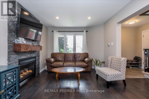 129 Chalmers Drive, Barrie, ON, photo 2