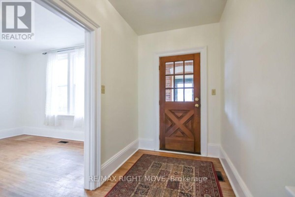 Den - 129 Coldwater Road W, Orillia, ON L3V3L5 Photo 4
