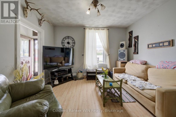 Dining room - 129 Elgin Street S, Wellington North, ON N0G2L1 Photo 4