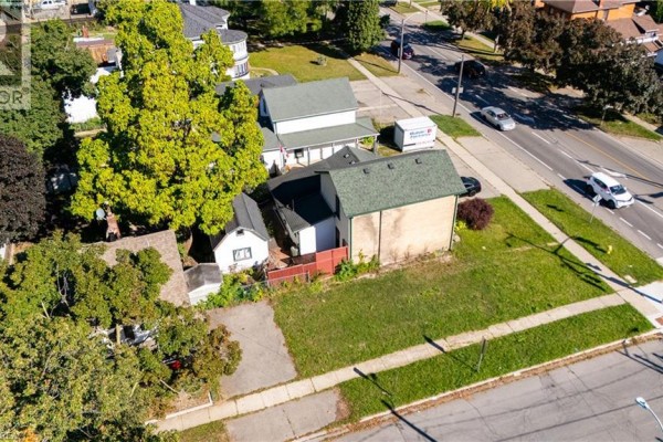 129 Erie Avenue, Brantford, ON N3S2G3 Photo 3
