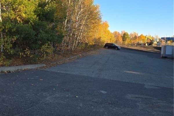 129 Fielding Unit# Lower, Sudbury, ON P3Y1L7 Photo 5