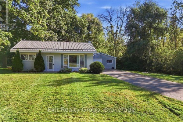 Kitchen - 129 Harcourt Road, Quinte West, ON K8V0M6 Photo 3