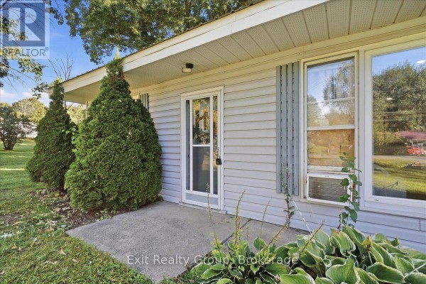Utility room - 129 Harcourt Road, Quinte West, ON K8V0M6 Photo 5