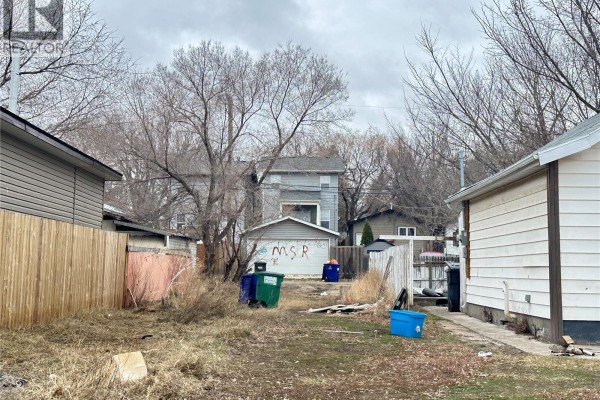 129 M Avenue S, Saskatoon, SK S7M2K1 Photo 2