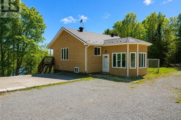 129 Maple, Kagawong, ON P0P1J0 Photo 4