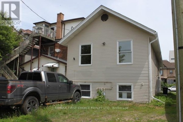 129 Mckellar Street N, Thunder Bay, ON P7C3Y9 Photo 2
